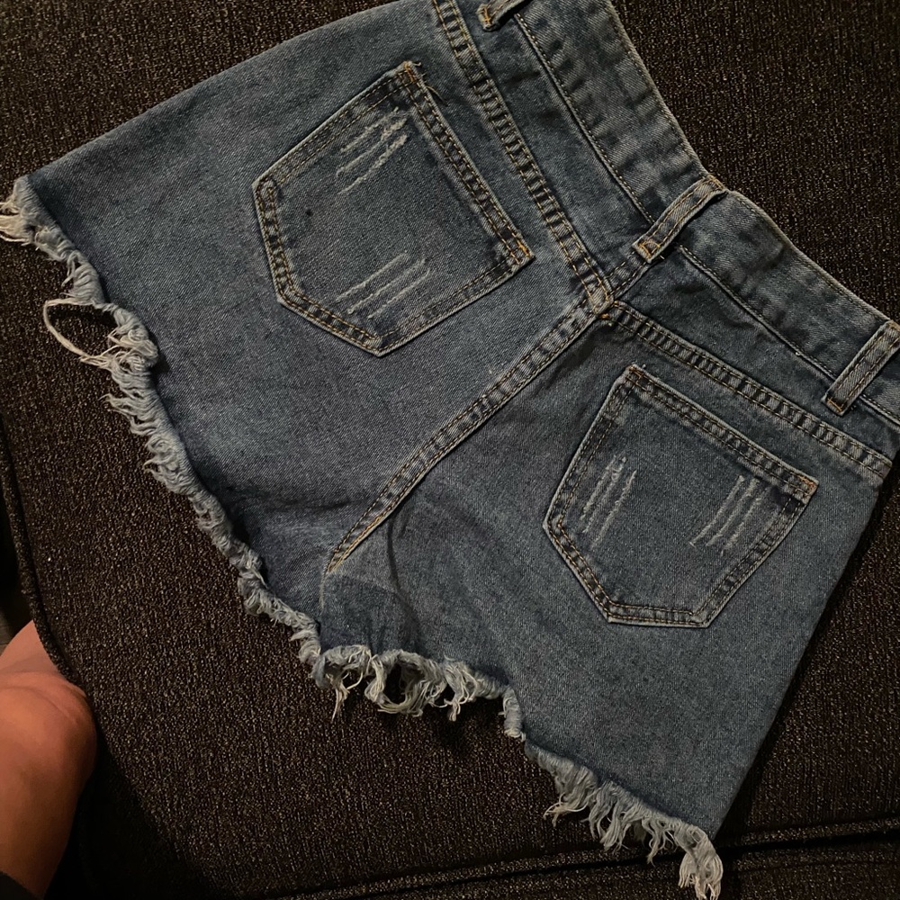 Shorts - Picture 2 of 3